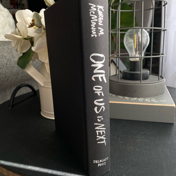 One of us is Next | Hardcover | Sequel to One of us is Lying - Picture 6 of 6